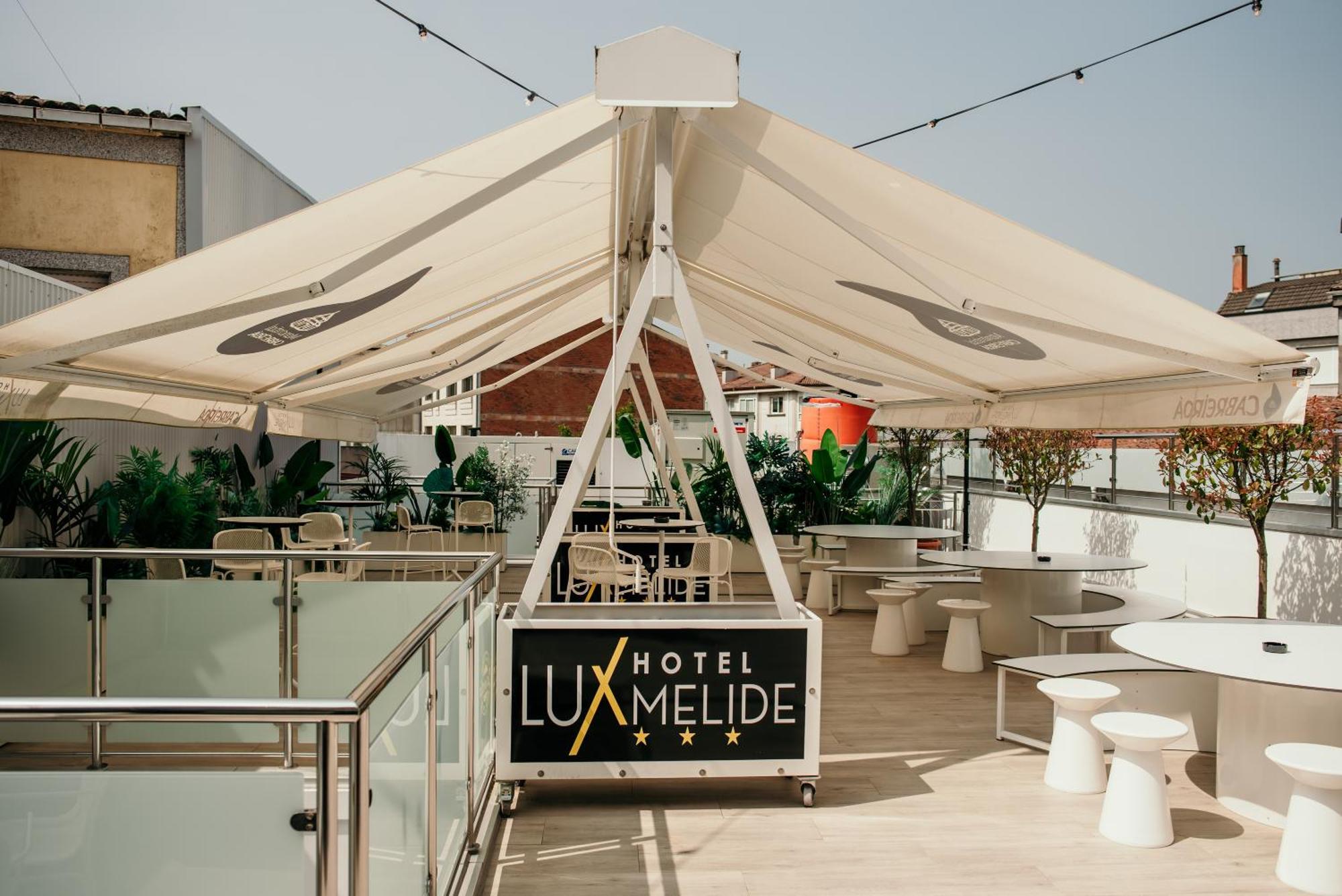 Hotel Lux Melide Extérieur photo
