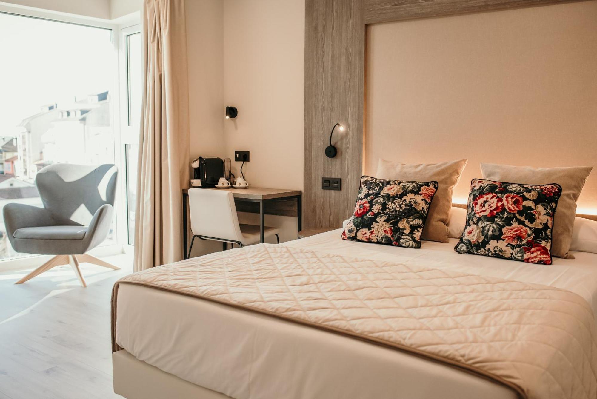 Hotel Lux Melide Extérieur photo