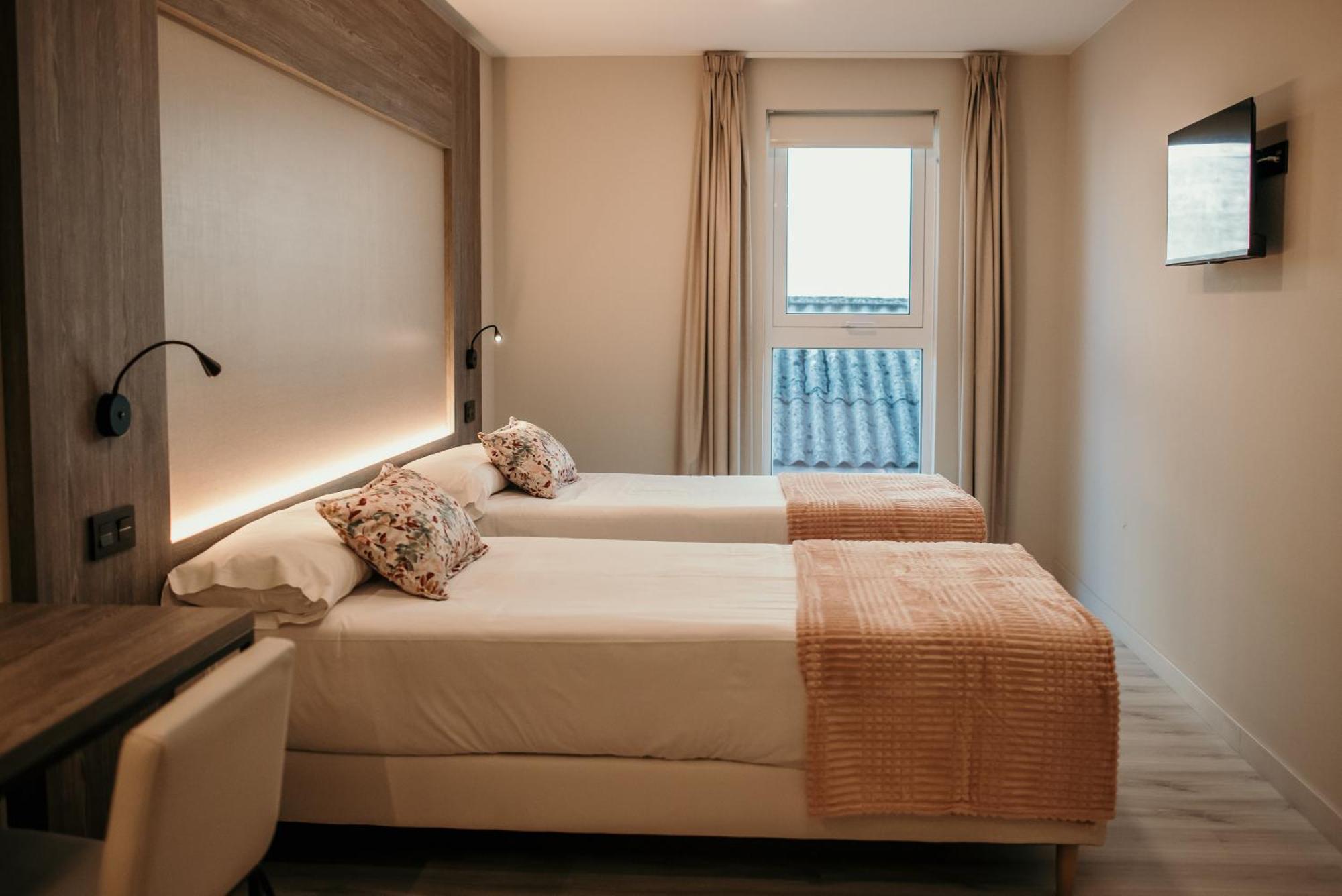 Hotel Lux Melide Extérieur photo
