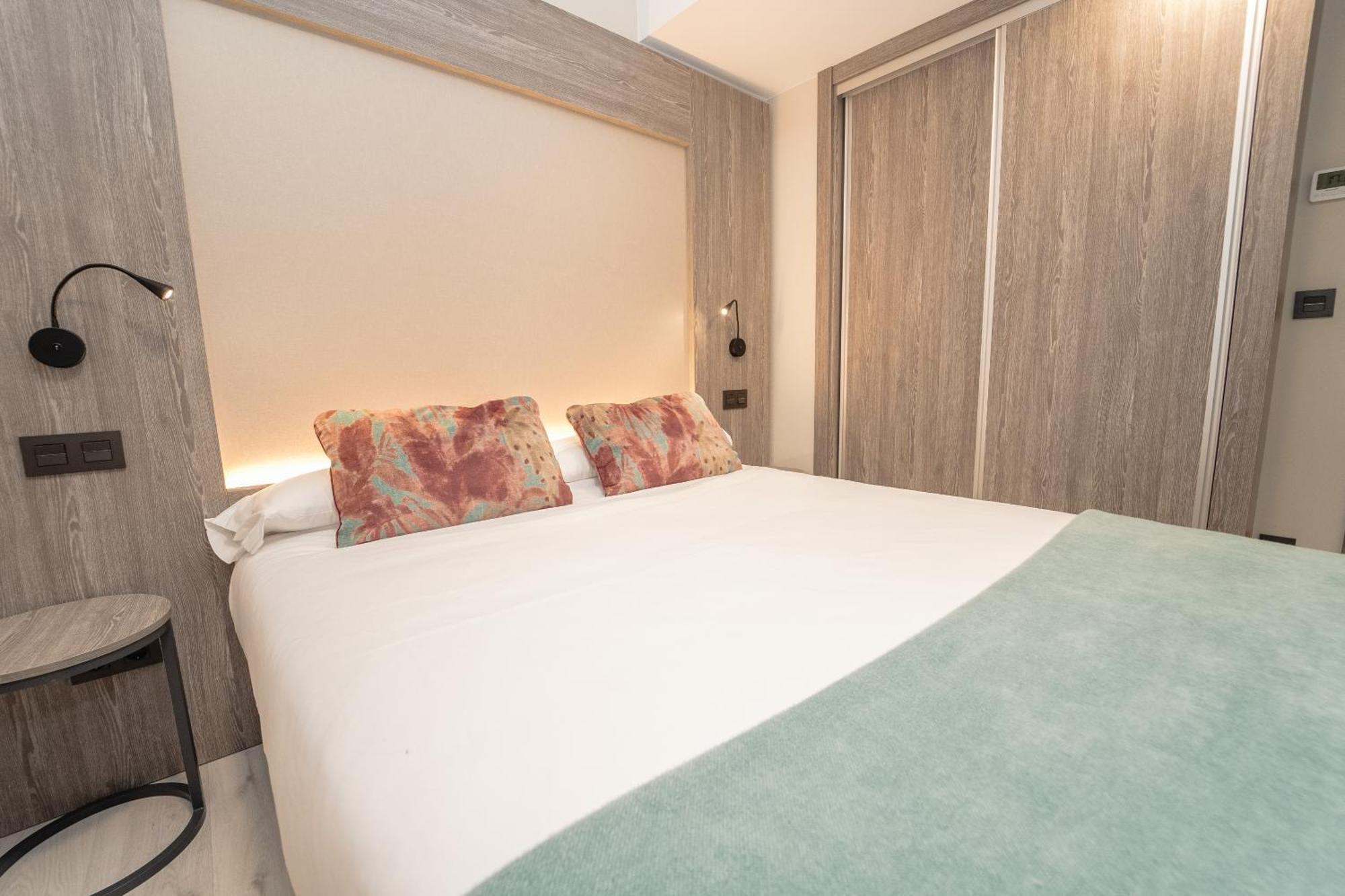 Hotel Lux Melide Chambre photo